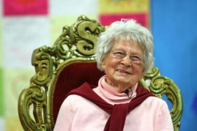 100-year-old teacher celebrates her birthday