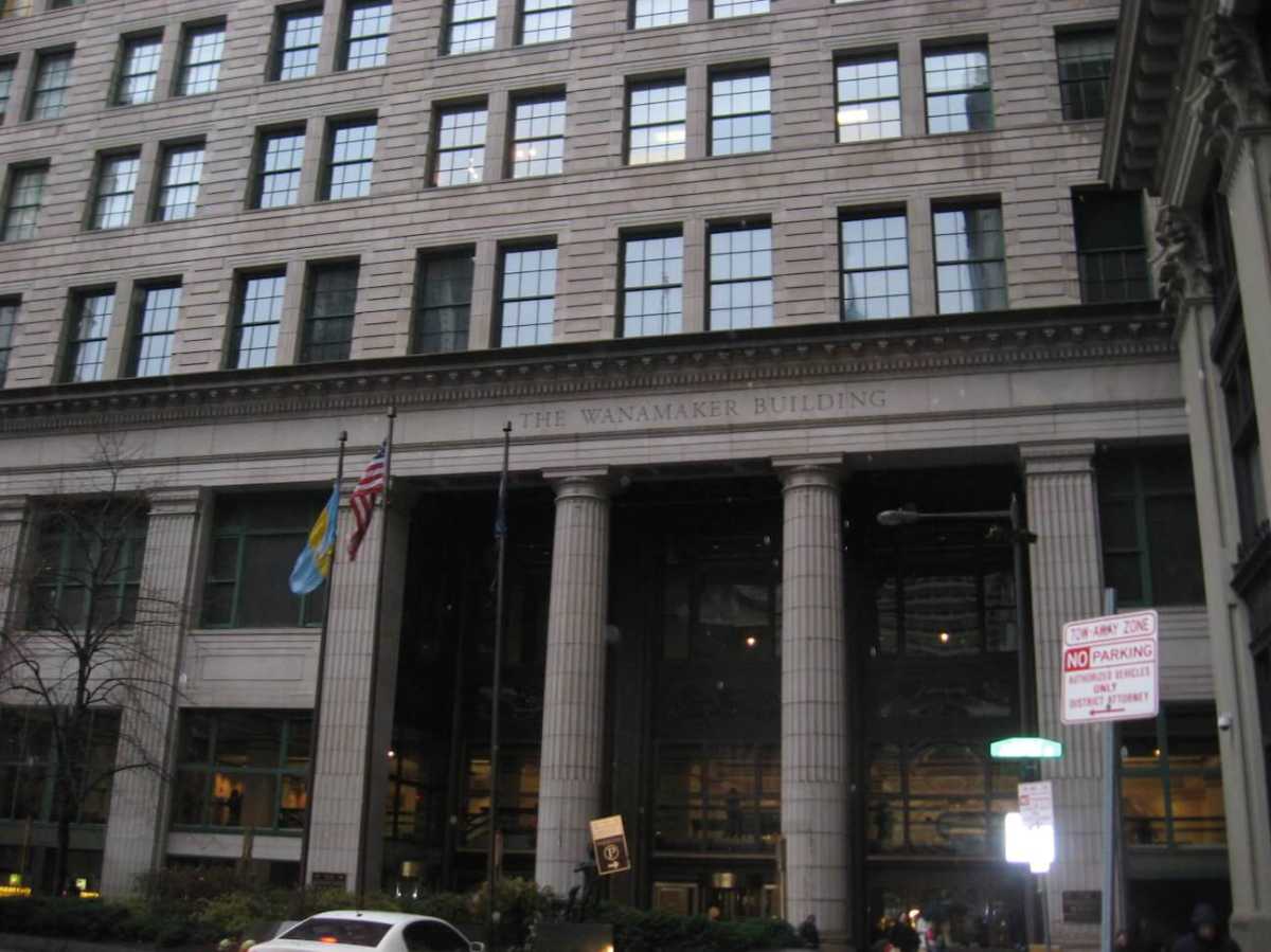 Helicopters, police respond to morning Wanamaker Building fire