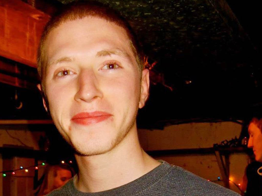 Divers resume search for Shane Montgomery