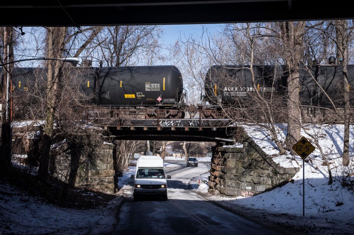New report says 700K at risk from oil train accidents