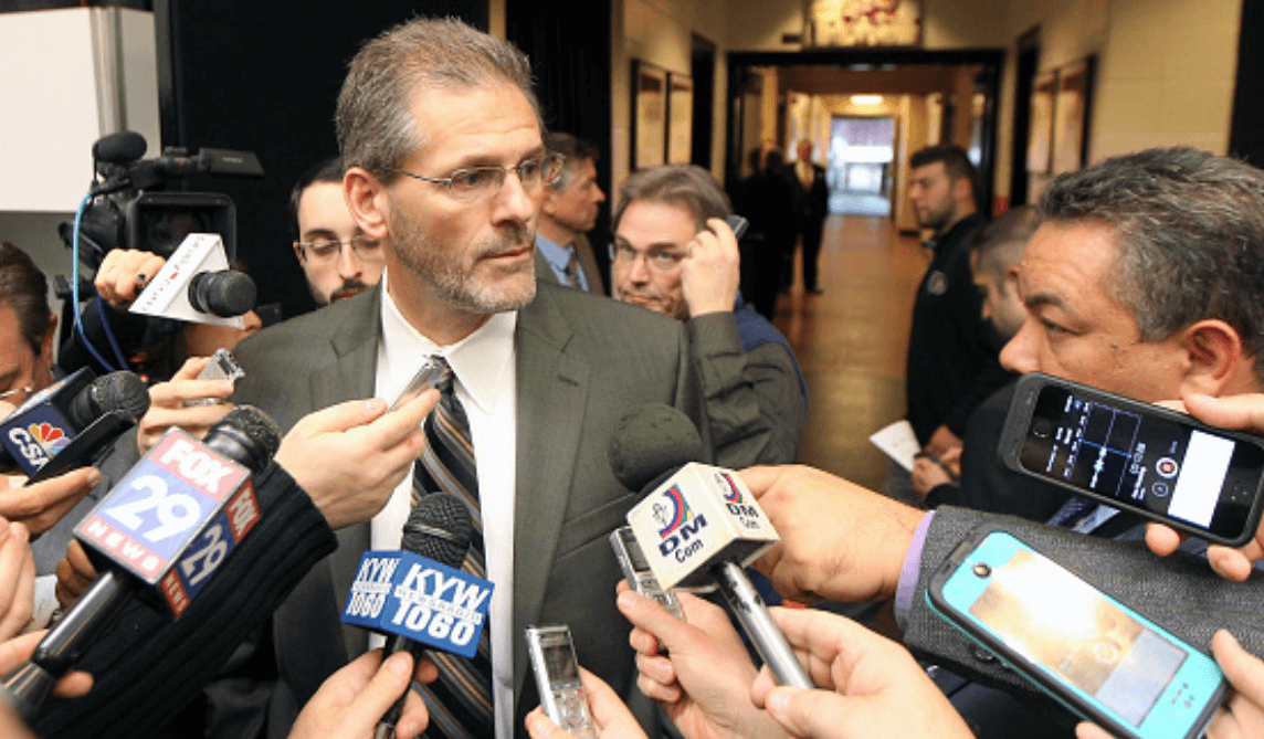 Flyers’ Ron Hextall gets high marks for roster moves thus far