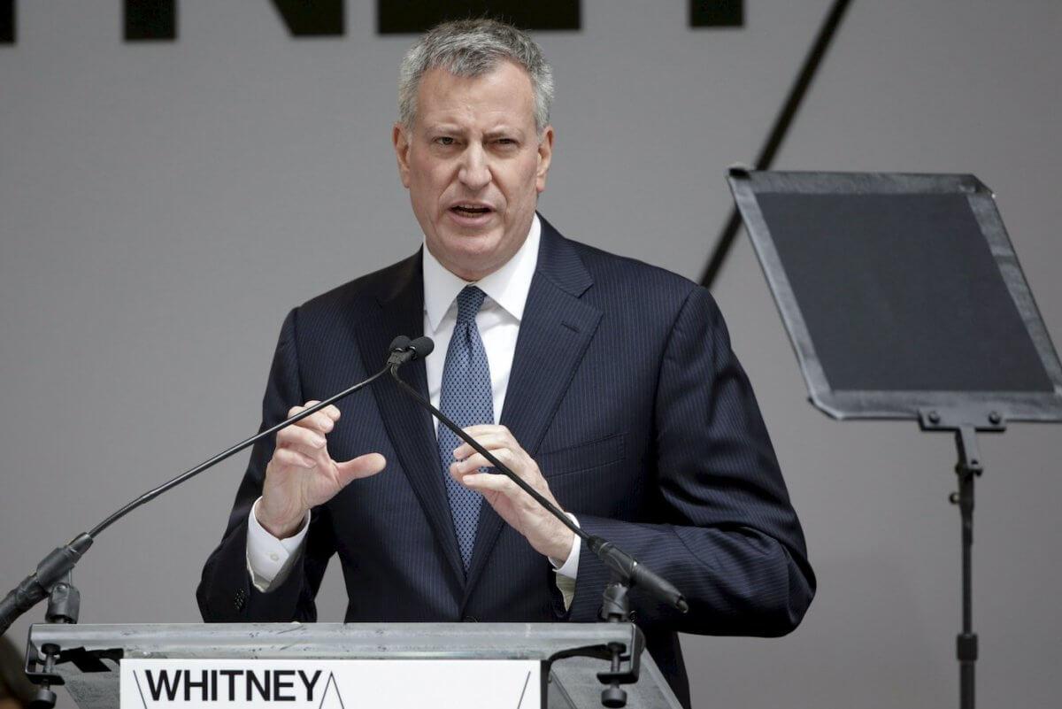New York mayor refutes allegations that police adopting tougher strategy for
