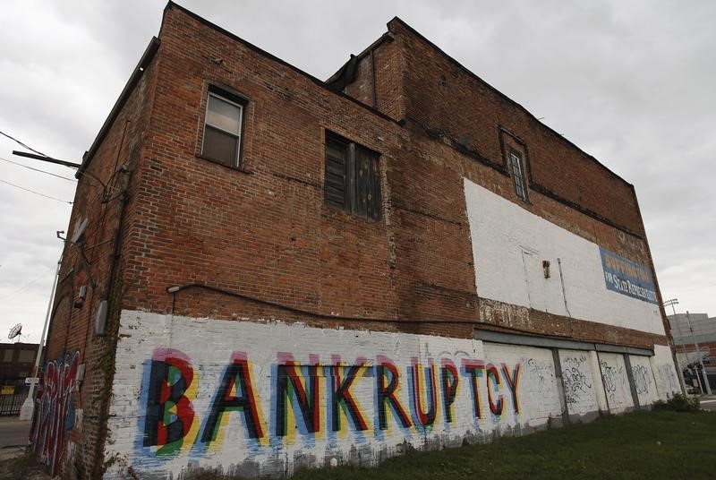 Detroit delays bond sale related to bankruptcy exit