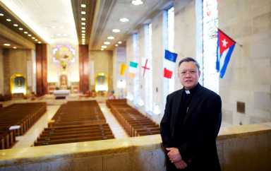 Philadelphia residents ready spare rooms, couches for papal pilgrims