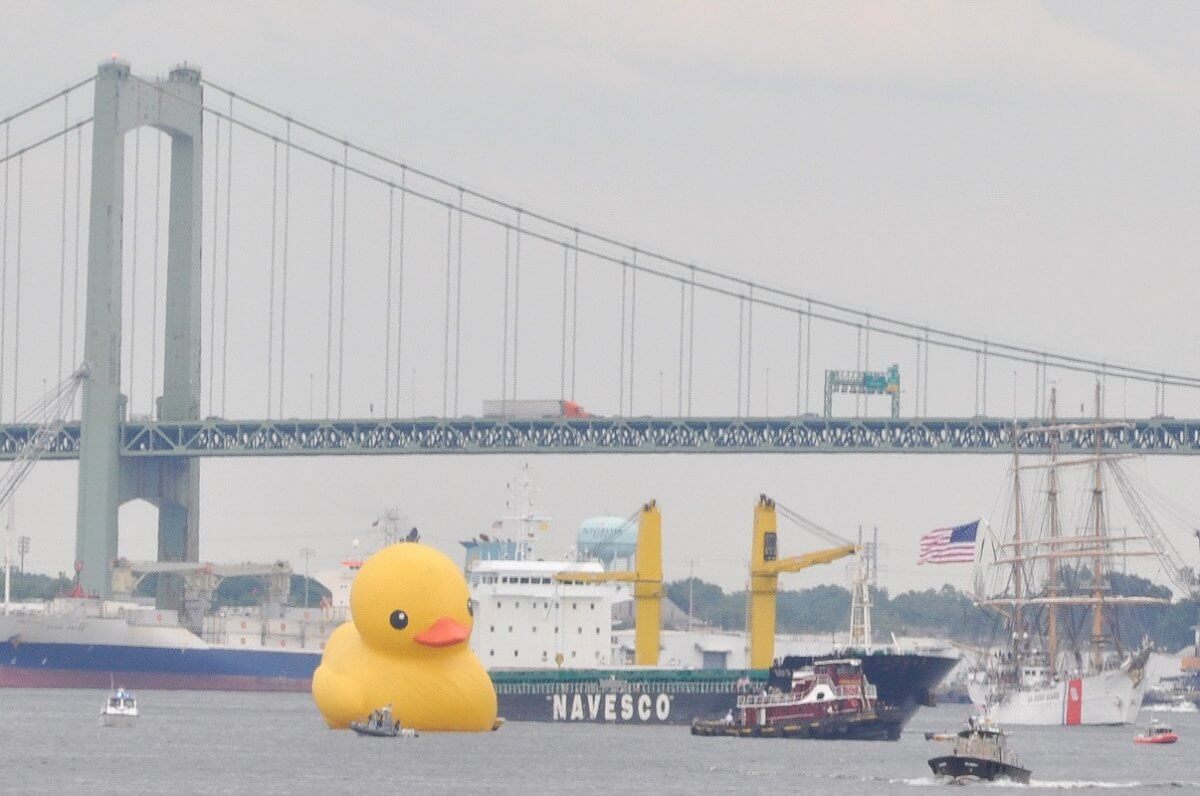 Giant rubber duck damaged beyond repair, won’t float on Delaware