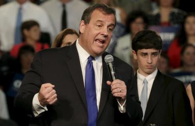 New Jersey Gov. Christie blames Amtrak for nightmarish commutes