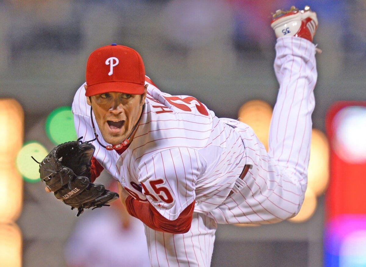 Hamels stuns in no-hitter against Cubs