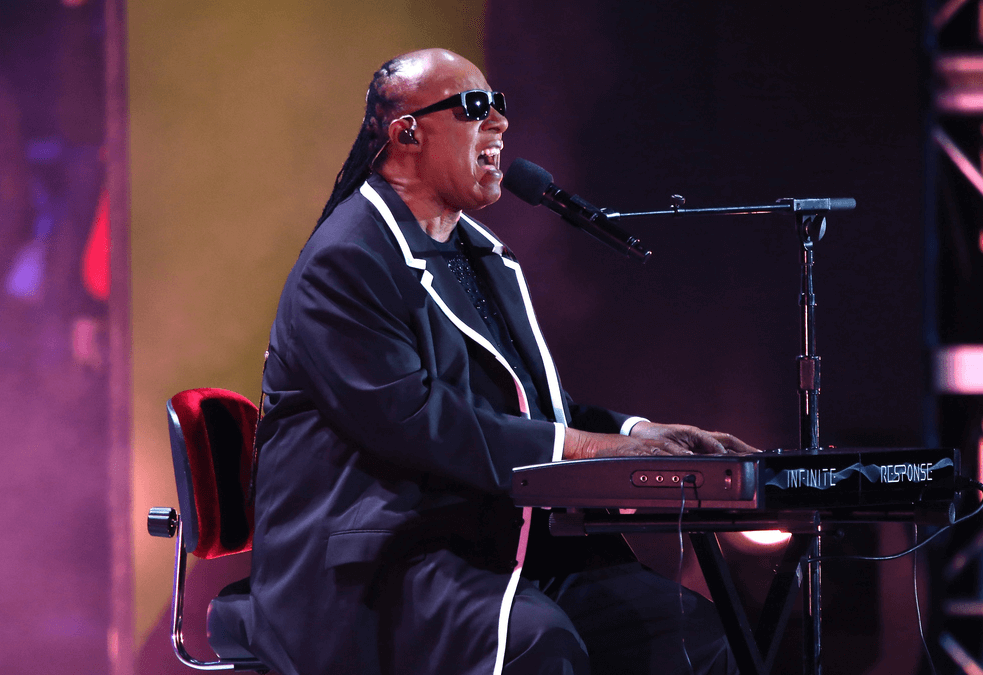Stevie Wonder playing free surprise show in Dilworth Park today, announces