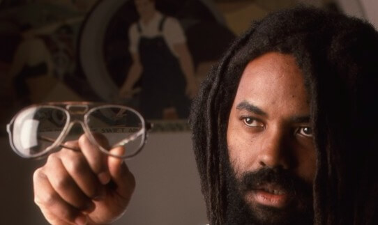 Mumia has Hepatitis C and is not getting treatment, supporters claim