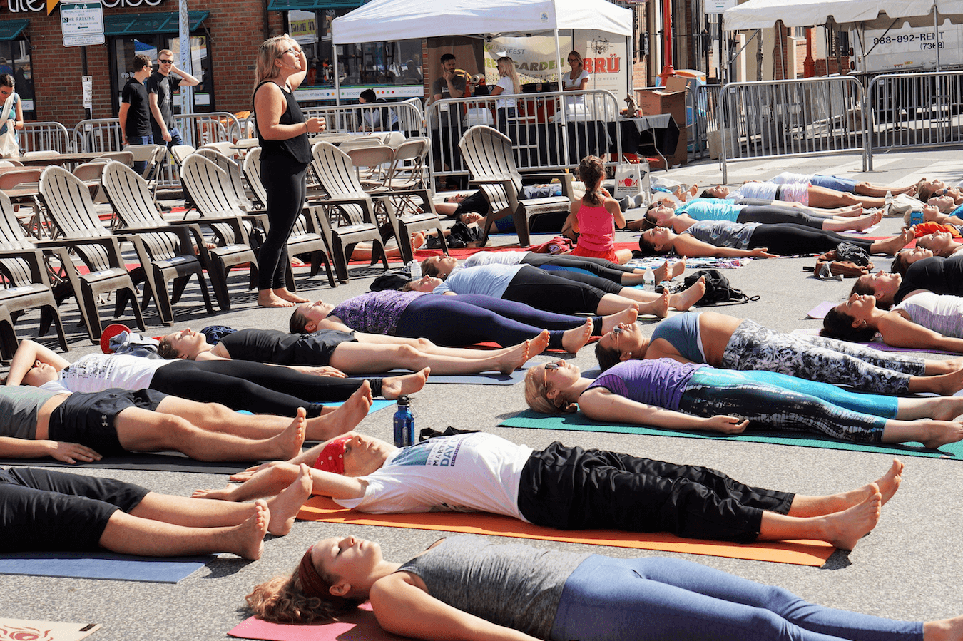 PHILADELPHIA PARKS & RECREATION on Tumblr: Outdoor Yoga in Philly