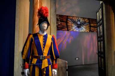 ‘Vatican Splendors’ unveiled at Franklin Institute ahead of pope visit