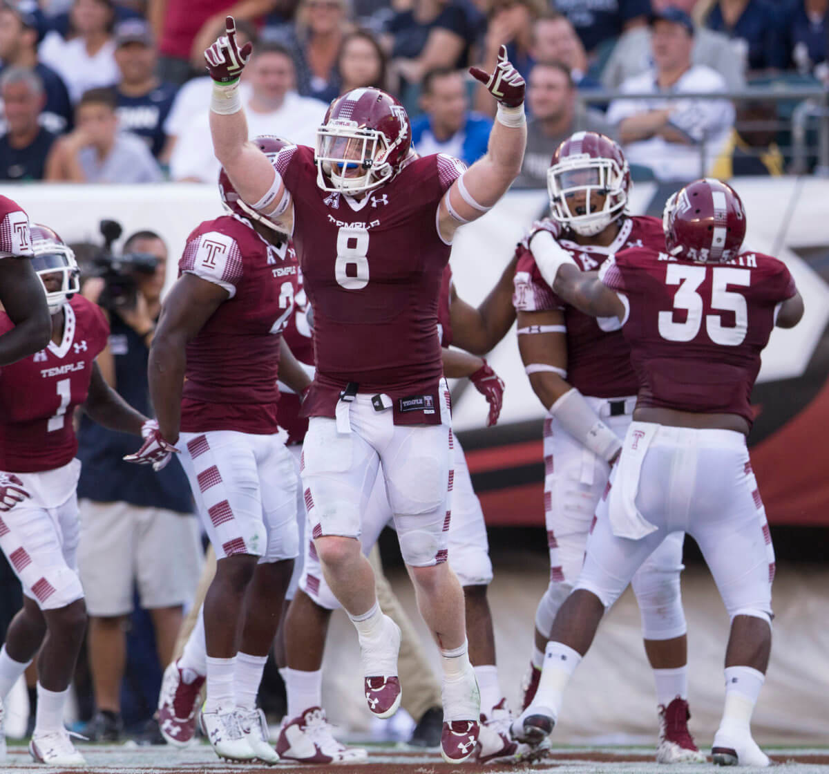 Temple’s Tyler Matakevich handles honor after honor with humility