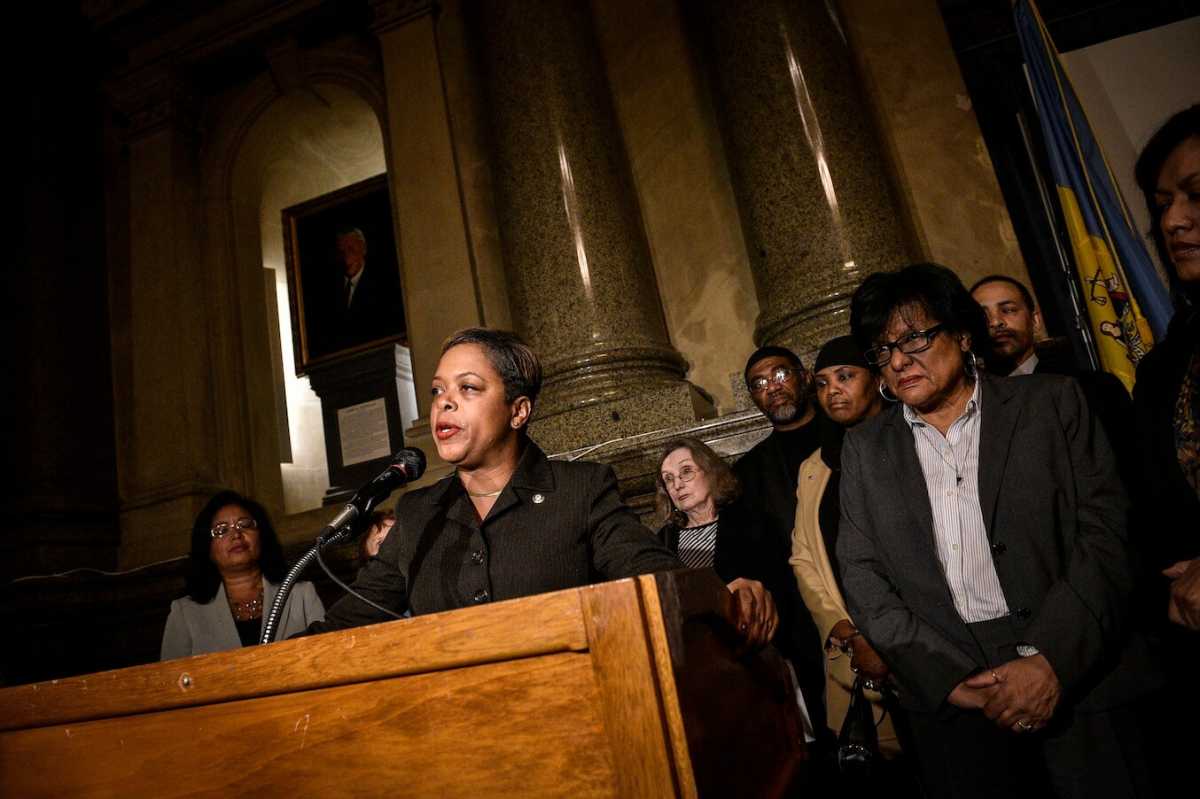 Councilwomen call for resignation of city prosecutors tied to Porngate