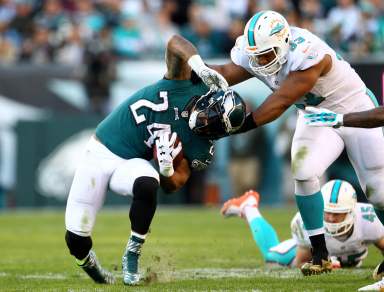 Dolphins, Ndamukong Suh squash Eagles’ running game