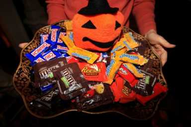Police charge ‘copycat’ for false candy tampering report
