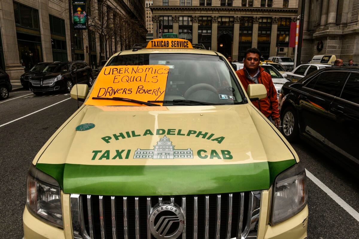 Cabbies throw down gauntlet against UberX, threaten boycott of DNC