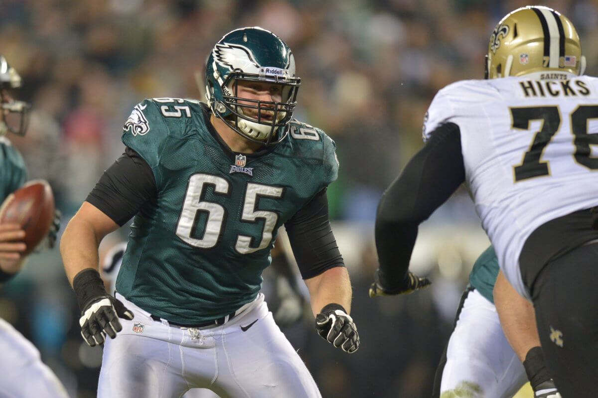 Eagles sign extension with Lane Johnson