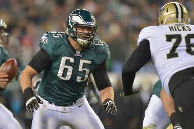 Eagles sign extension with Lane Johnson