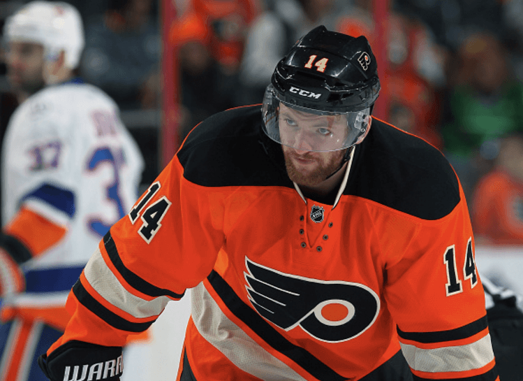 Sean Couturier emerging as standout two-way player for Flyers