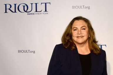 Kathleen Turner schools the crowds at the Philadelphia Theatre Company