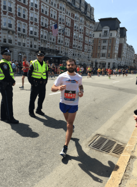 Philly Good Samaritan helps Boston Marathon runner make it to the finish line