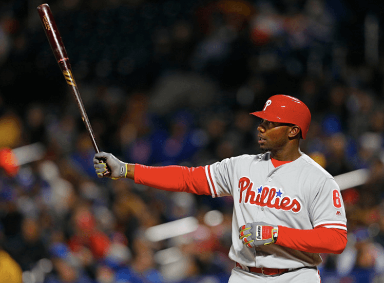 Ryan Howard reacts after Phillies fan threw bottle at him