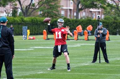 Former Eagle Ron Jaworski, Jim Schwartz disagree about rookie quarterbacks,