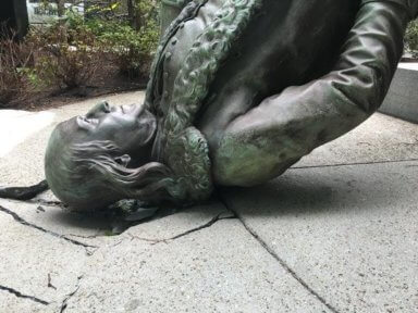 Gusty winds topple Ben Franklin statue in Boston