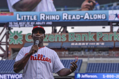 Photos: Ryan Howard reads, acts out passages from his children’s books series