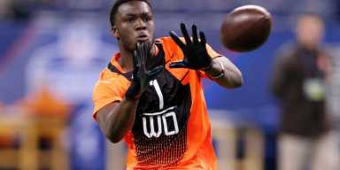 D.A. clears Eagles wide receiver of strip club rape accusation