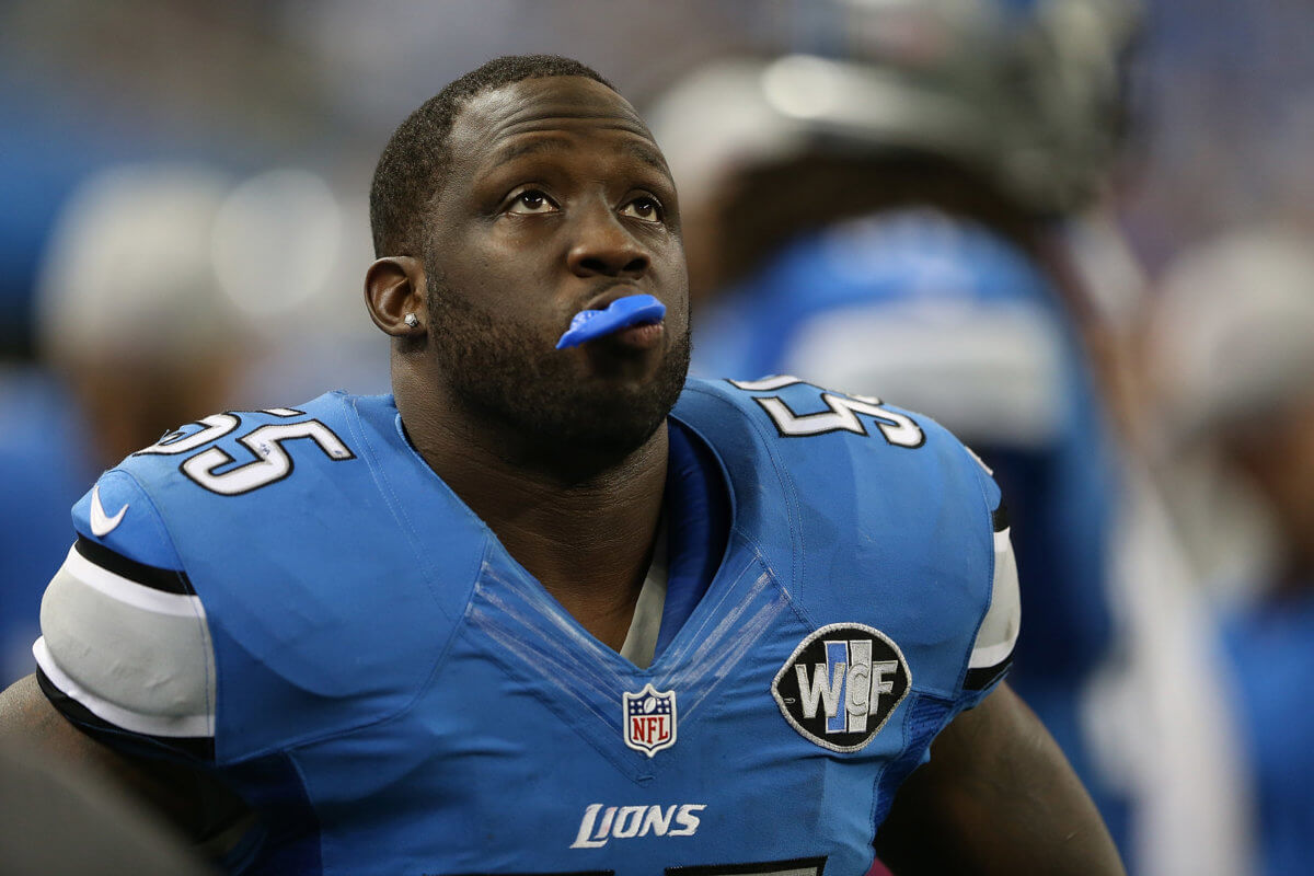 Eagles bring in MLB Stephen Tulloch to be Chase Daniel of defense