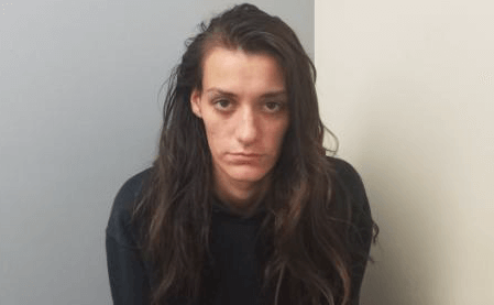 Woman stole wallet of EMT tending to dying boyfriend, police say