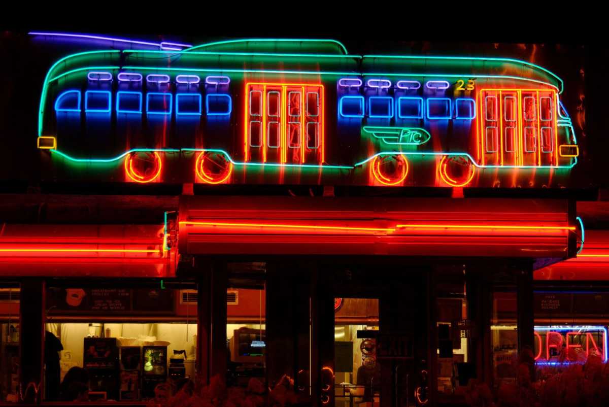 Philly diner faces social media backlash after Trump fan alleges assault