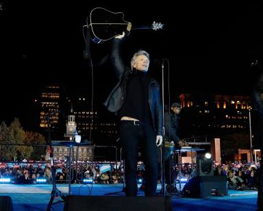 Bon Jovi donates $5K to restore Ben Franklin’s grave