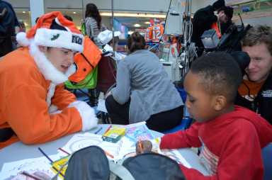 Flyers rookie diary: Travis Konecny plays Santa when not playing forward
