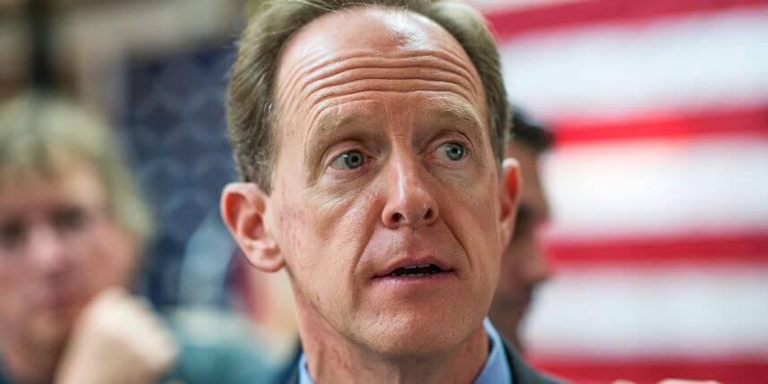Toomey’s support for refugee ban prompts blizzard of emails, faxes, phone