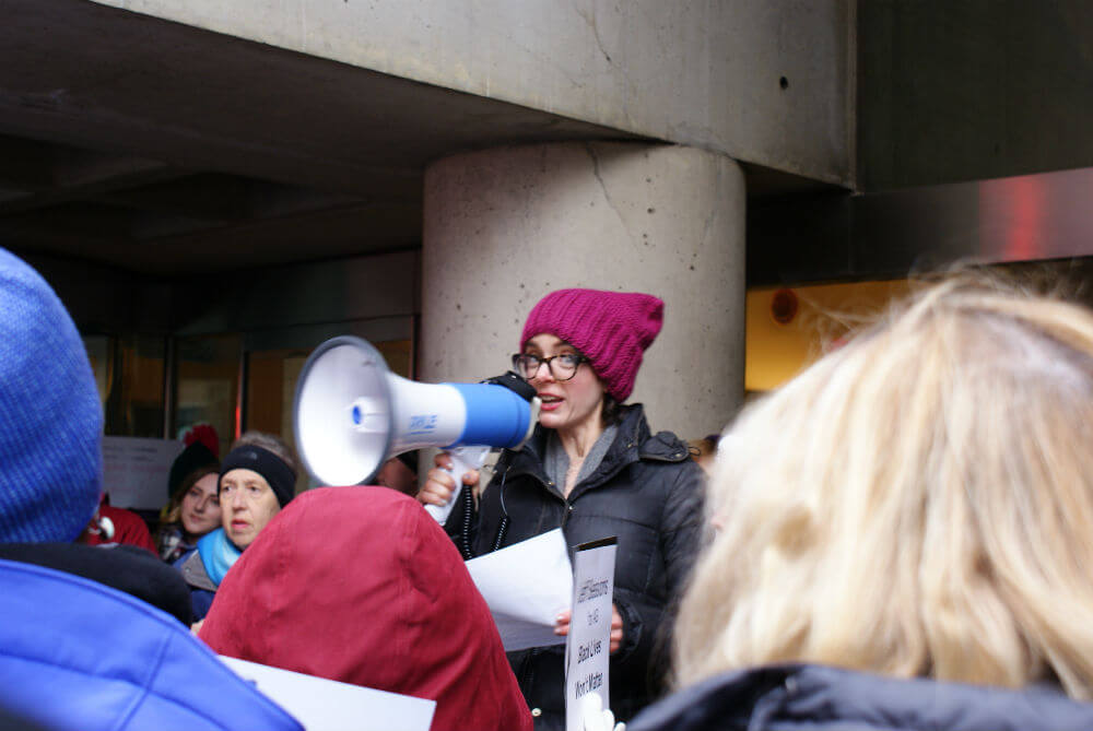 |<image-caption>
<p>Sarah Roberts, 31, quotes Leviticus at the weekly #TuesdaysWithToomey gathering, u|Alexis Sachdev” title=”|<image-caption>
<p>Sarah Roberts, 31, quotes Leviticus at the weekly #TuesdaysWithToomey gathering, u|Alexis Sachdev” /></div>
<p><!-- END scald=2781 --></div>
</div>
<p>It was the seventh week that a crowd had gathered outside Pennsylvania Sen. Pat Toomey’sPhiladelphia outpost. Branded <a href=