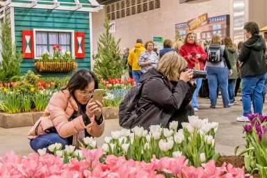 When is the Philadelphia Flower Show in 2017?