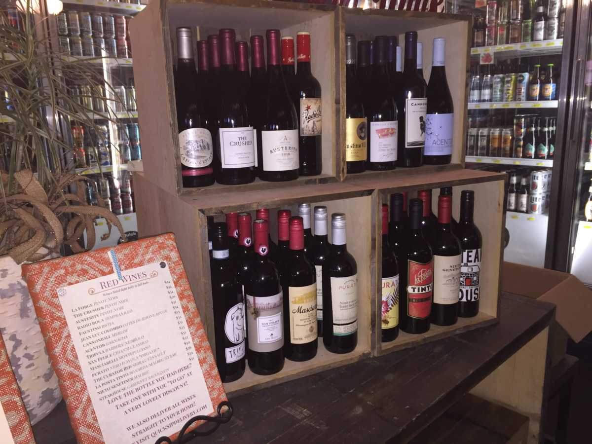 Free wine at Hawthorne’s Cafe this Saturday