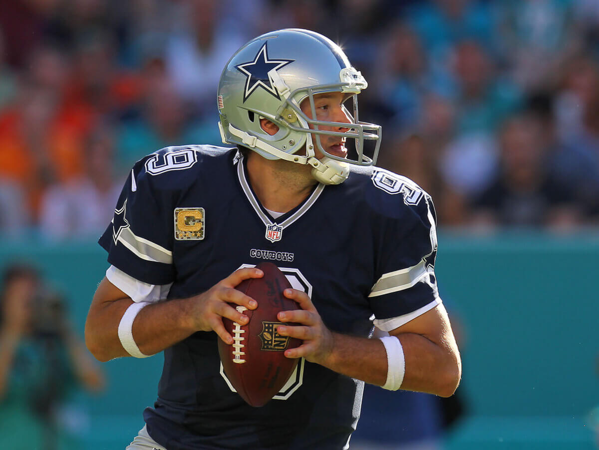Report: Tony Romo could retire, take over for Phil Simms at CBS