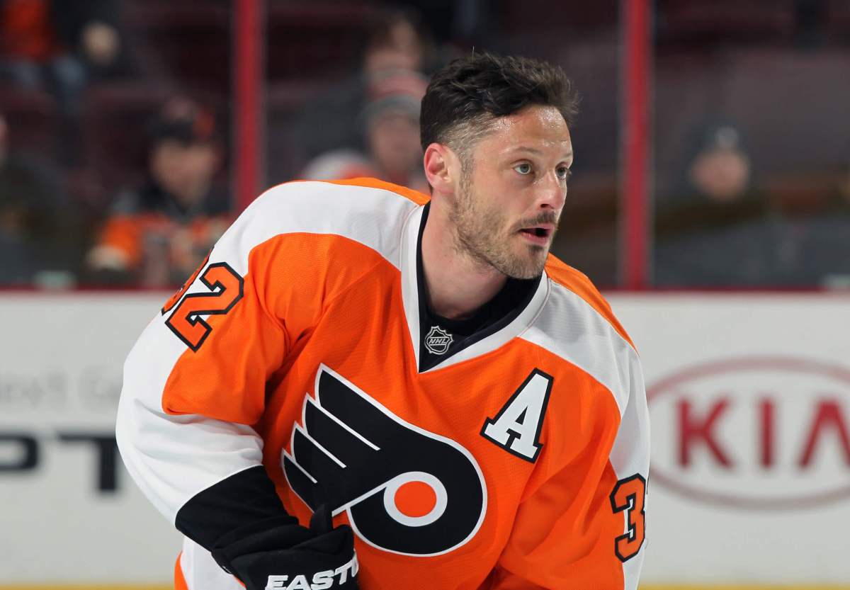 Flyers trade Mark Streit to Tampa for draft picks, Valtteri Filppula