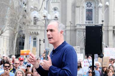 Sen. Casey plans town halls across Pennsylvania