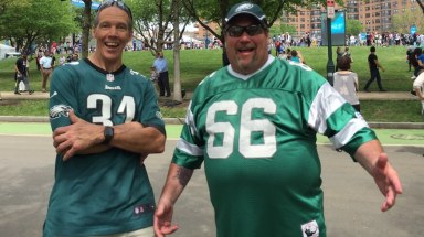 Fans, families flock to the parkway for NFL draft festivities