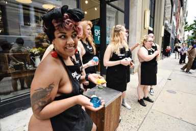 Lush staff ‘get naked’ to oppose excess packaging