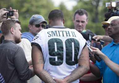 Eagles roster moves: team trades Allen Barbre, cuts Marcus Smith