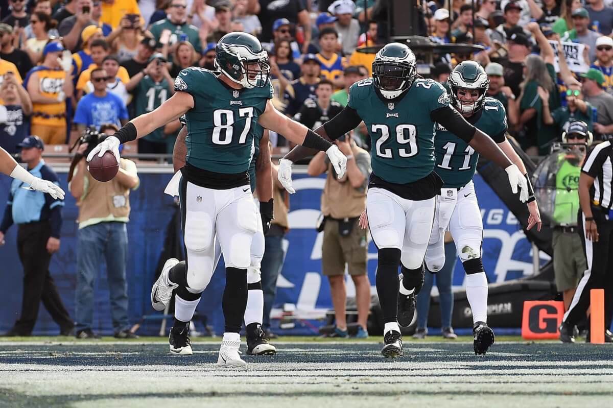 3 things we saw as Eagles outshoot Rams, lose Carson Wentz to knee injury (torn ACL?)