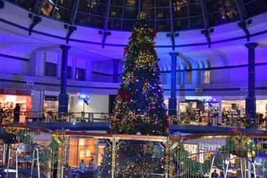 House of Claus: A Holiday Soiree at Shops at Liberty Place featured food, music, drinks and more. | HughE Dillon