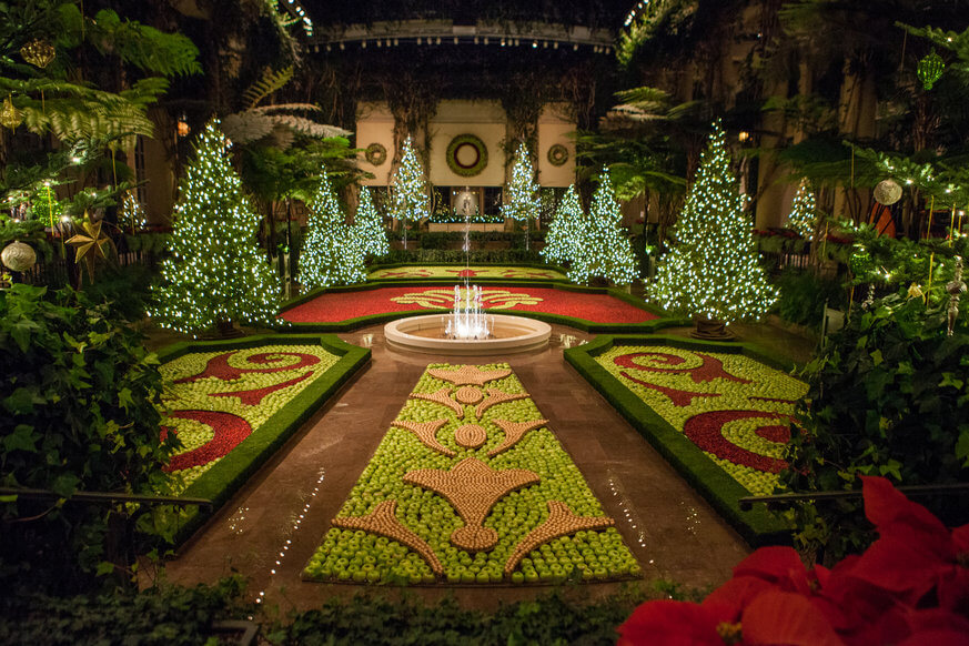 The Exhibition Hall features a deconstructed fleur-de-lis made up of 670,000 cranberries, 8,000 Granny Smith apples and 3,000 gilded walnuts. | Morgan Horell
