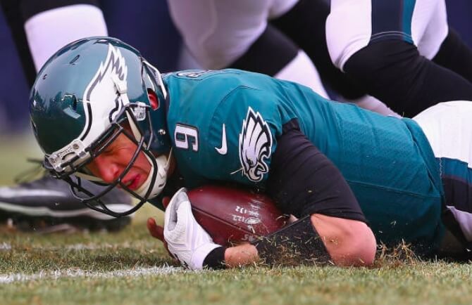 Nick Foles or Nate Sudfeld? Either way, the Eagles are in trouble