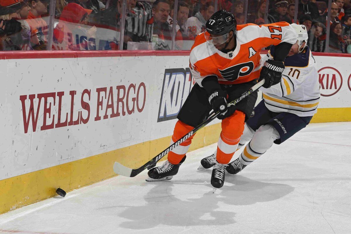 Flyers win third straight, climb into playoff spot as bye week arrives